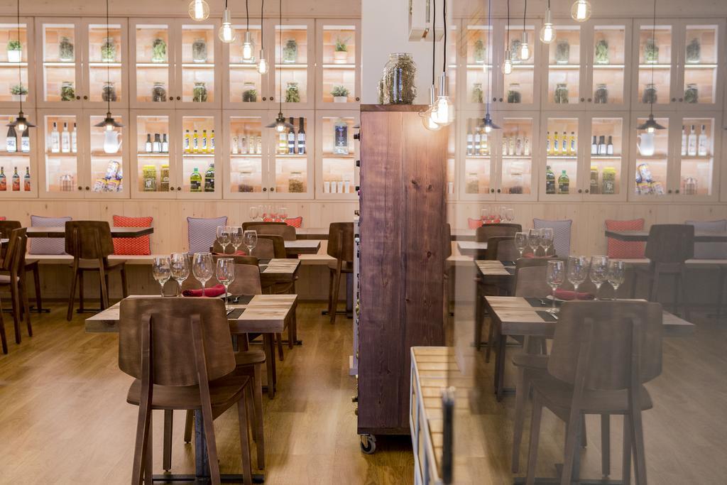 Hostal La Creu Mora d'Ebre Ngoại thất bức ảnh