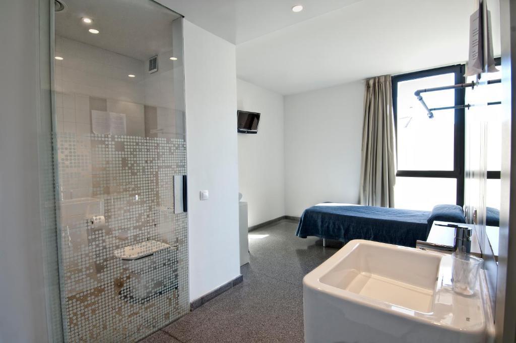 Hostal La Creu Mora d'Ebre Ngoại thất bức ảnh